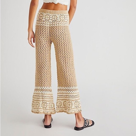 Free People Flook Crochet Crop Flare Pants Large NWT - Picture 4 of 11